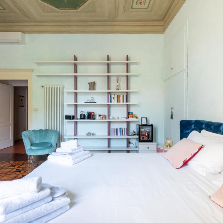 Aldrovandi suite and rooms with private garden - Camera King Superior - 11