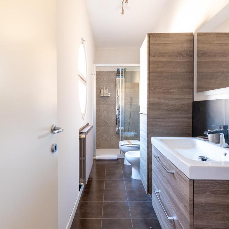 Aldrovandi suite and rooms with private garden - Camera King Standard - 9