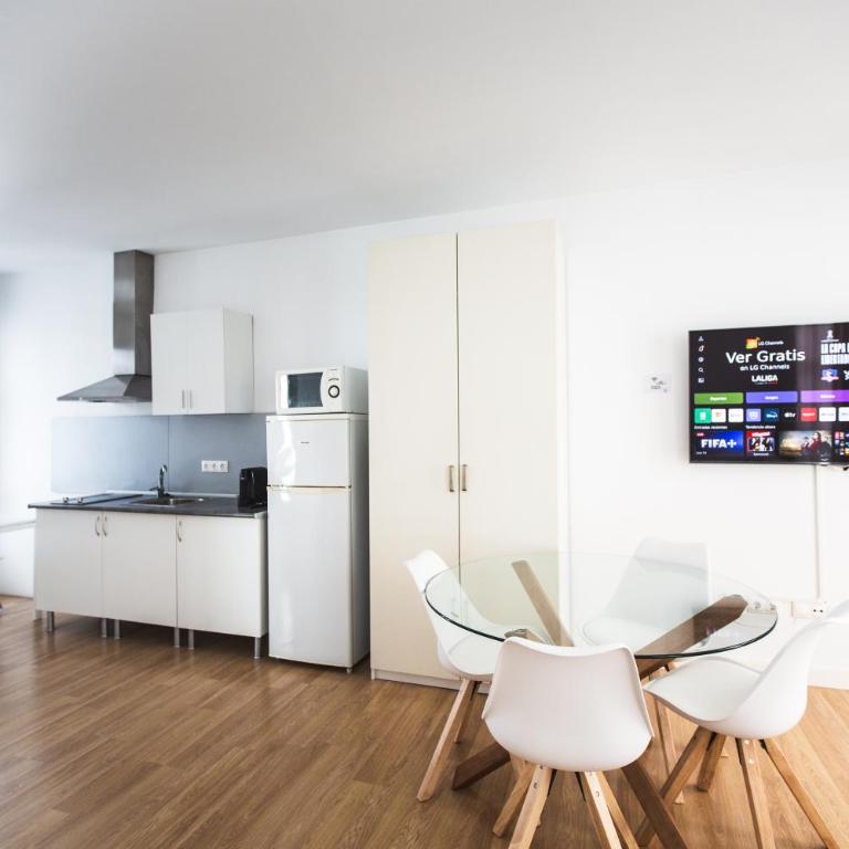 Apartamentos Centro Cordoba by MiRa - Studio with Balcony - 11