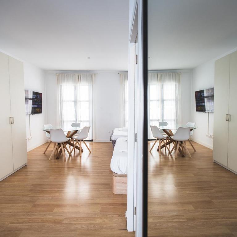 Apartamentos Centro Cordoba by MiRa - Studio with Balcony - 13
