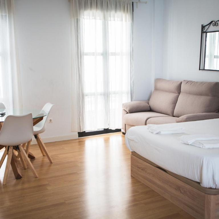 Apartamentos Centro Cordoba by MiRa - Studio with Balcony - 20