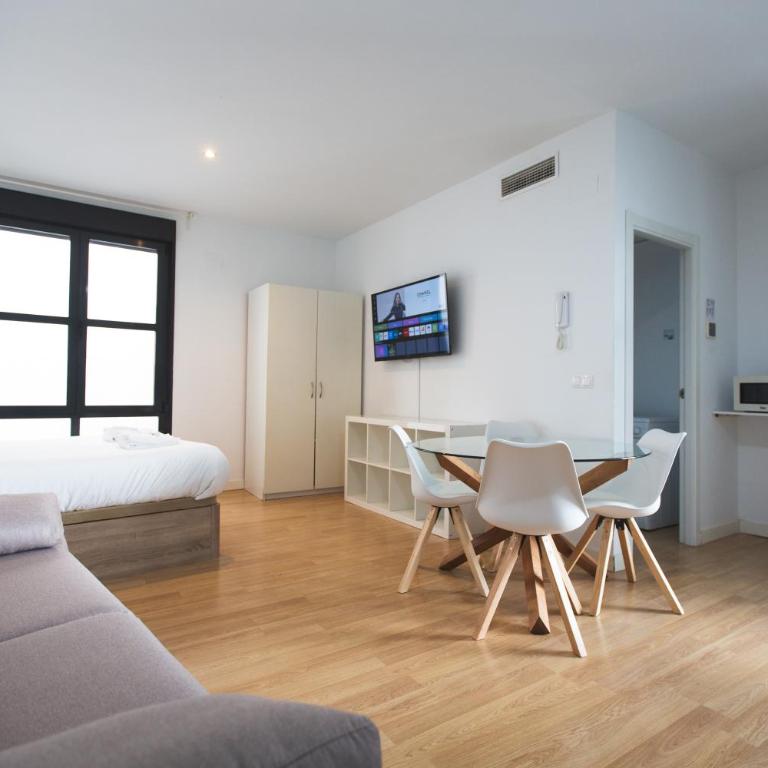Apartamentos Centro Cordoba by MiRa - Studio - Ground Floor with Patio - 5
