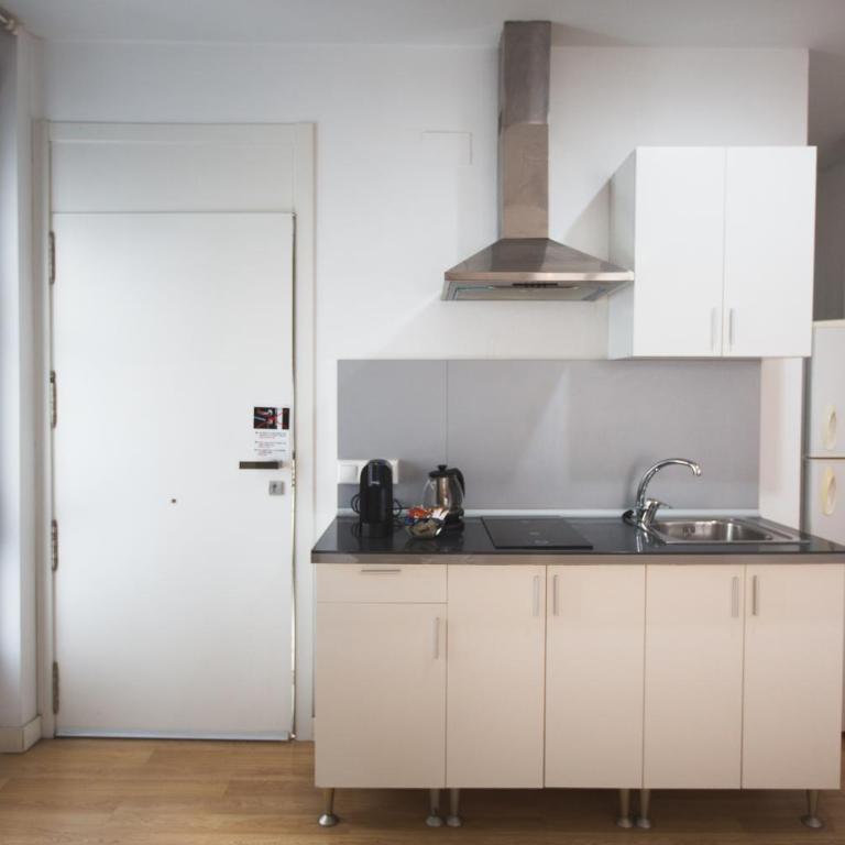 Apartamentos Centro Cordoba by MiRa - Studio - Ground Floor with Patio - 6