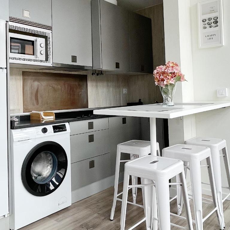 Llanes Suites - One-Bedroom Deluxe Apartment - 3