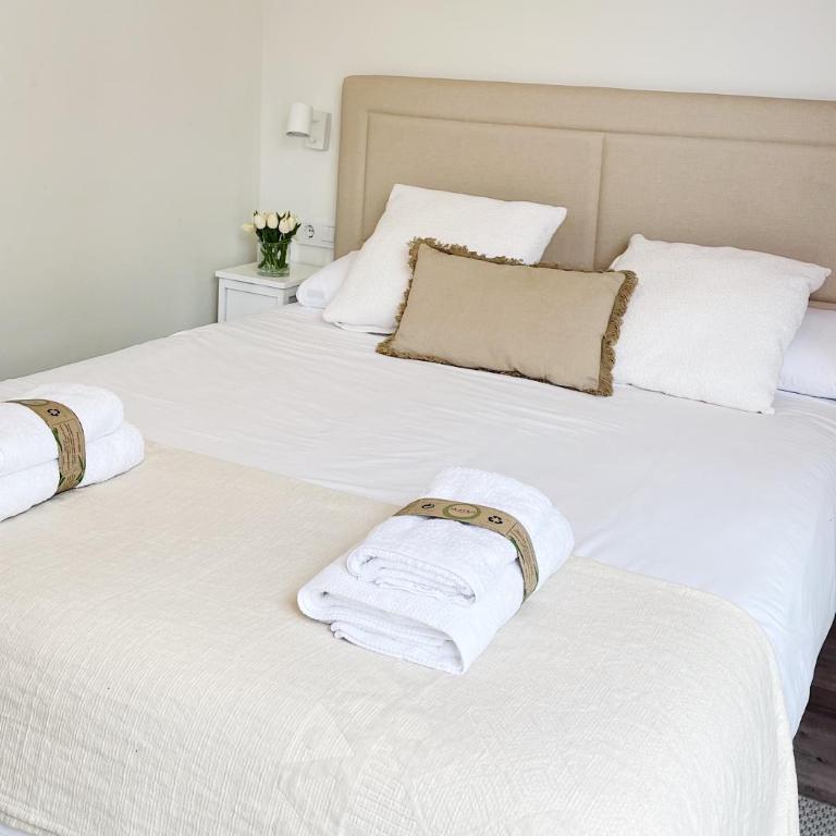 Llanes Suites - Deluxe One-Bedroom Apartment with Harbor View - 17