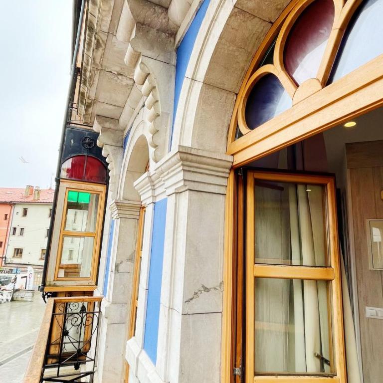 Llanes Suites - Deluxe One-Bedroom Apartment with Harbor View - 24
