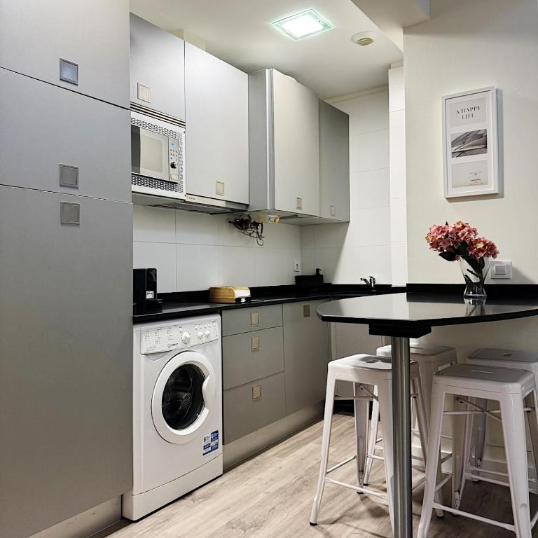 Llanes Suites - One-Bedroom Deluxe Apartment - 16