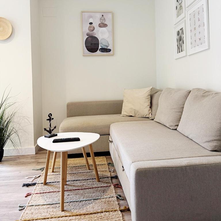Llanes Suites - Deluxe One-Bedroom Apartment with Harbor View - 27