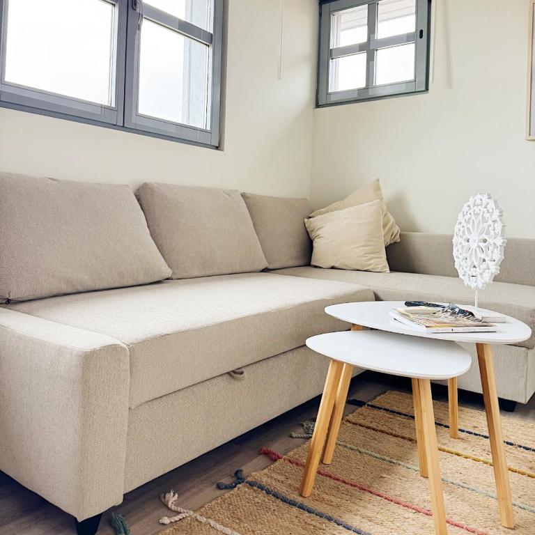 Llanes Suites - Deluxe One-Bedroom Apartment with City View - 13