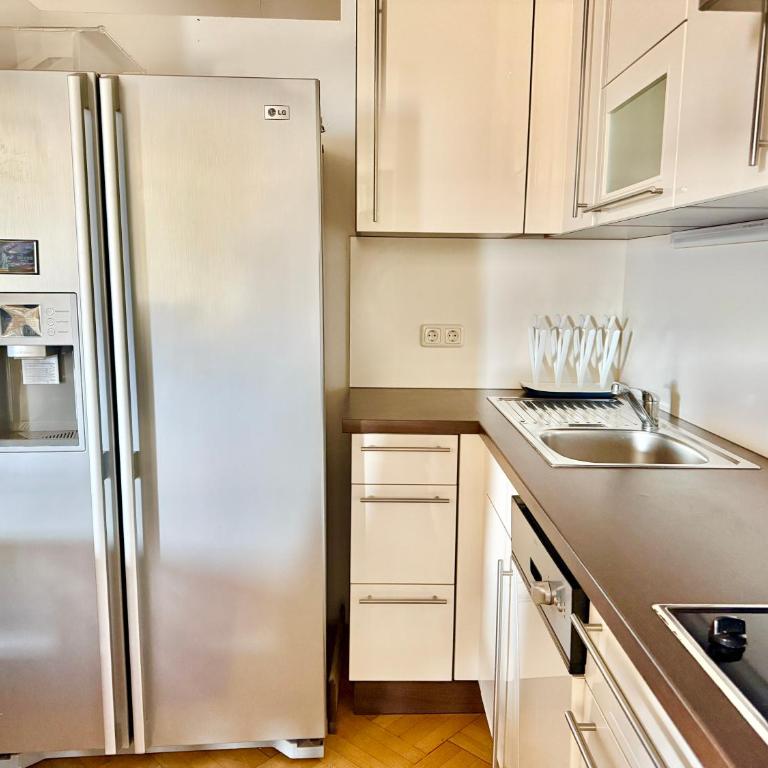 Apartmenthotel Karawankenblick - Free Parking - Apartment mit 3 Schlafzimmern und Meerblick - 6