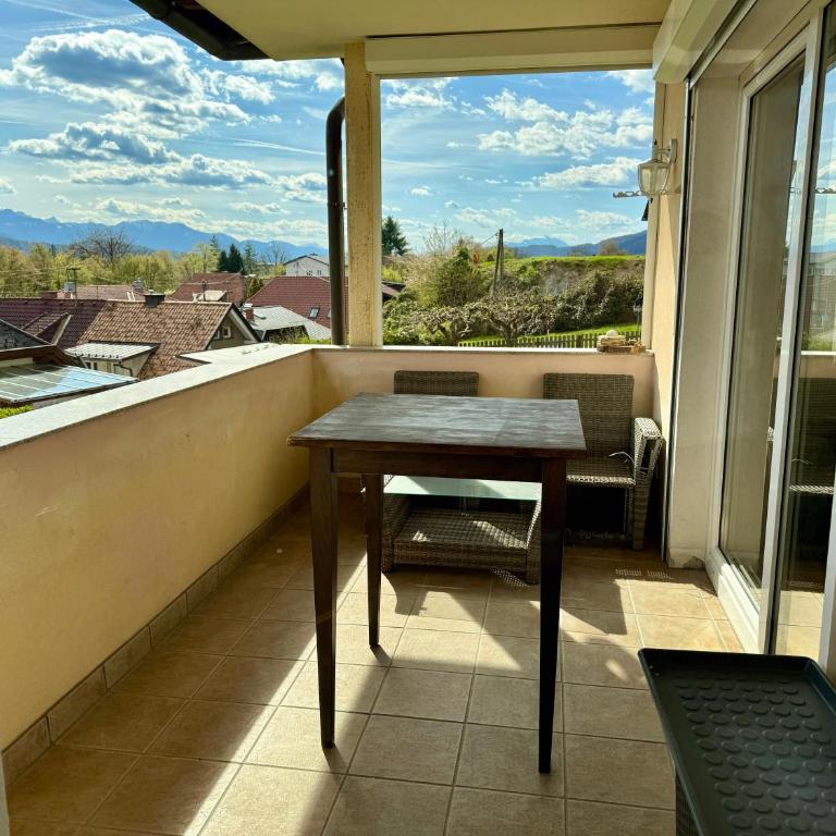 Apartmenthotel Karawankenblick - Free Parking - Apartment mit 3 Schlafzimmern und Meerblick - 9