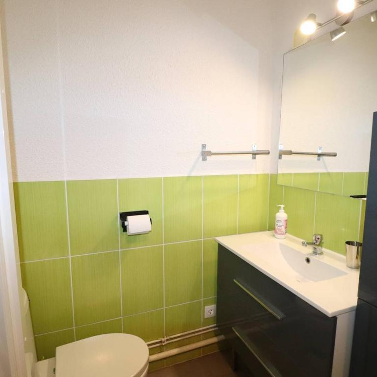 Studio cabine refait à neuf avec terrasse, piscine, parking et lave-linge - Le Grau-du-Roi - FR-1-307-249 - Monolocale - 23