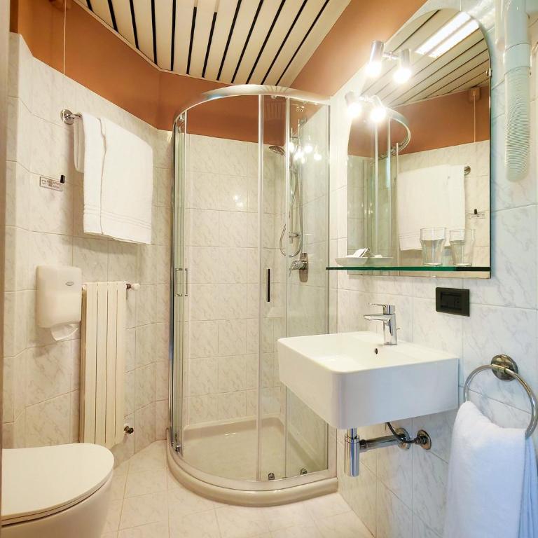Hotel Castello S. Antonio - Camera Familiare con Vista Lago - Dependance - 11