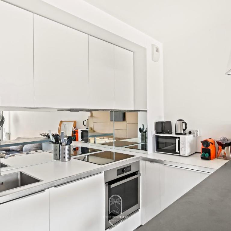 Au bout de la rue la Mer- T3 Jardin Piscine PARKING WIFI BY HC - Appartement 2 Chambres - 13