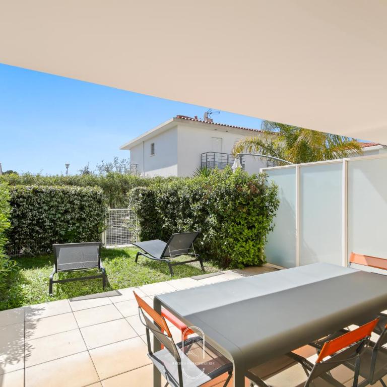 Au bout de la rue la Mer- T3 Jardin Piscine PARKING WIFI BY HC - Appartement 2 Chambres - 4