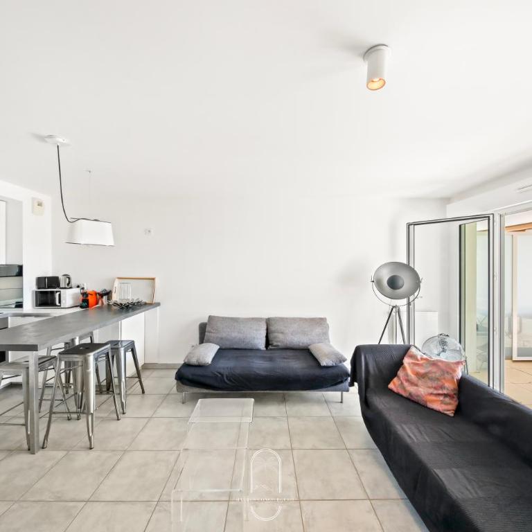 Au bout de la rue la Mer- T3 Jardin Piscine PARKING WIFI BY HC - Appartement 2 Chambres - 16