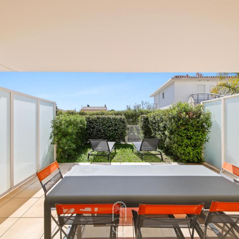 Au bout de la rue la Mer- T3 Jardin Piscine PARKING WIFI BY HC - Appartement 2 Chambres - 17