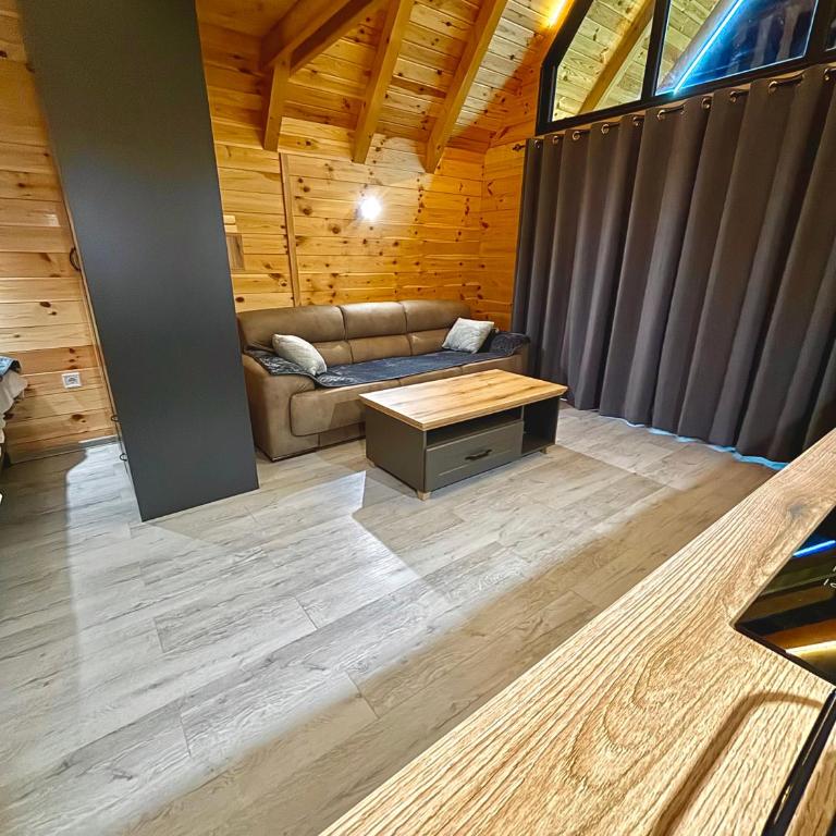 Eternum Glamping - Two-Bedroom House - 13