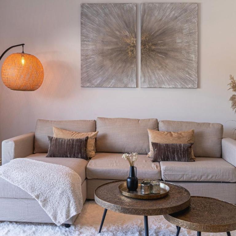 Serene hideaway, luxurious 2-bedroom penthouse apartment in the exclusive Paraíso Pueblo - Apartment - 2