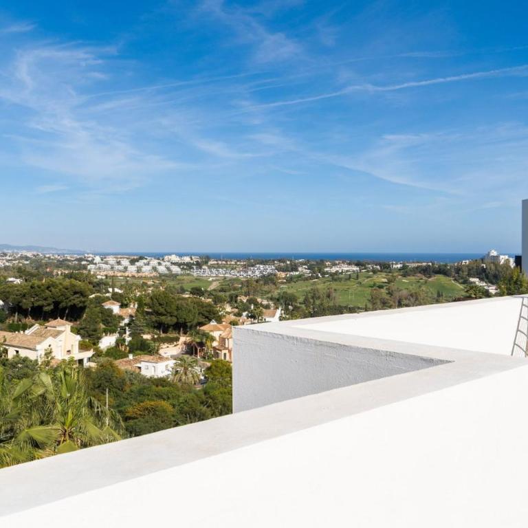 Serene hideaway, luxurious 2-bedroom penthouse apartment in the exclusive Paraíso Pueblo - Apartment - 35