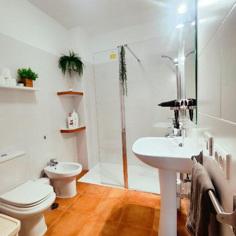 Escapada Deluxe con Wifi 2 Hab 2 Baños con Cocina & SmartTV cerca de Todo - Apartamento Familiar de 2 dormitorios - 15