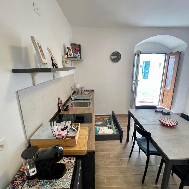 Santo Stefano 8 - Comfort & Relax - One-Bedroom House - 13