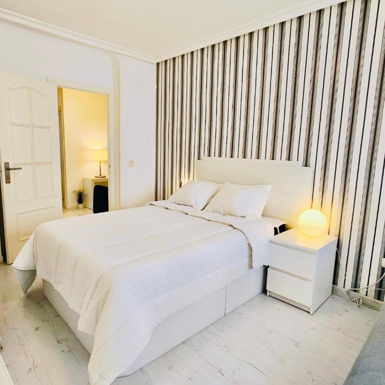 En PLENO CENTRO - Especial para GRUPOS o FAMILIAS - GRAN VÍA - CALLAO - SOL - PLAZA ESPAÑA - Apartamento de 3 dormitorios - 15