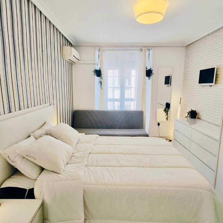 En PLENO CENTRO - Especial para GRUPOS o FAMILIAS - GRAN VÍA - CALLAO - SOL - PLAZA ESPAÑA - Apartamento de 3 dormitorios - 46