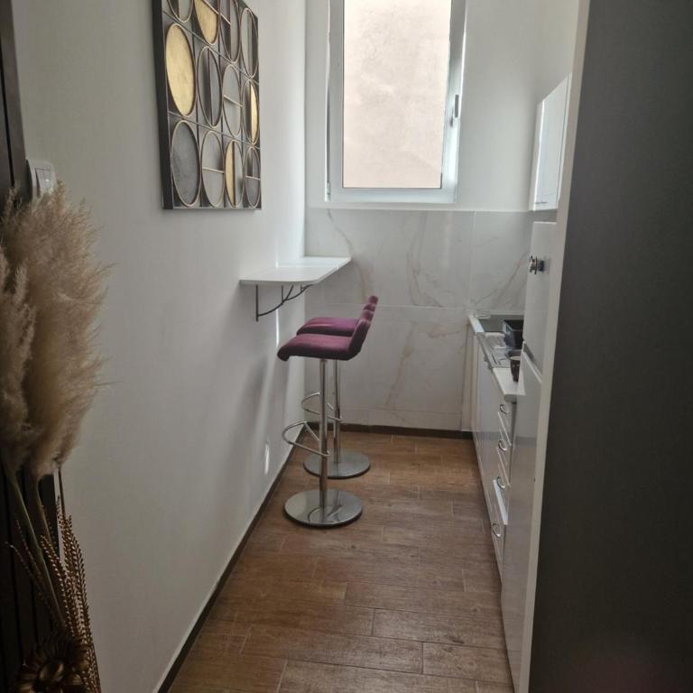 Relax In - Two-Bedroom Apartment - 13