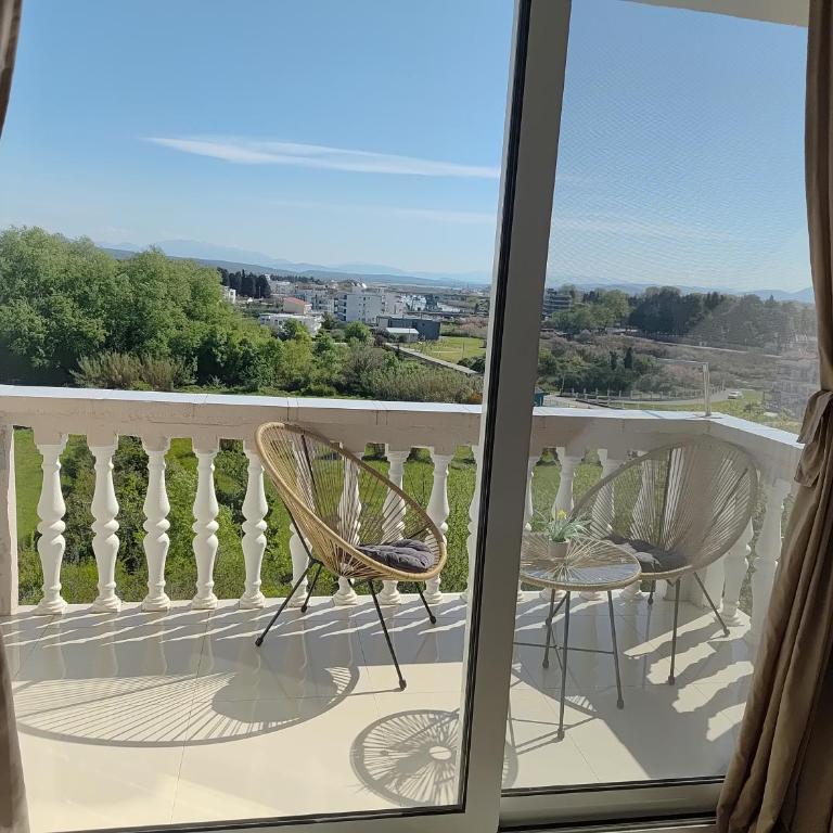 Becic Apartments - Deluks Dvokrevetna soba sa Bračnim Krevetom, Balkonom i Pogledom na More - 14