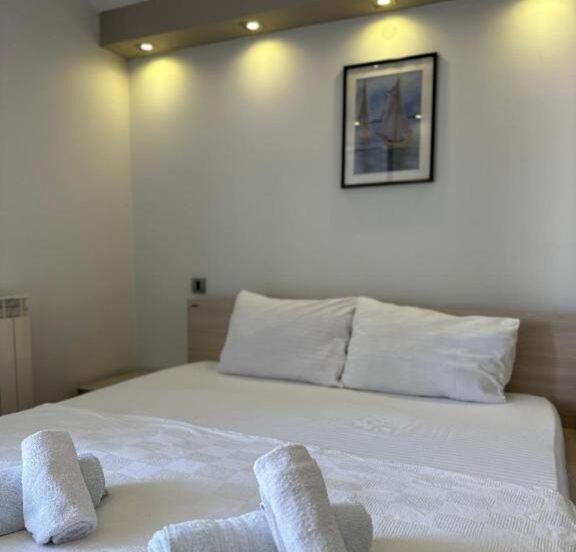 Vila Centar - Mala Dvokrevetna Soba sa Bračnim Krevetom - 3