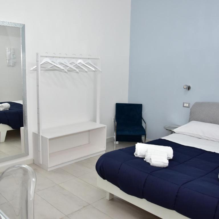 Yllen Rooms - Camera Matrimoniale con Bagno Privato - 2