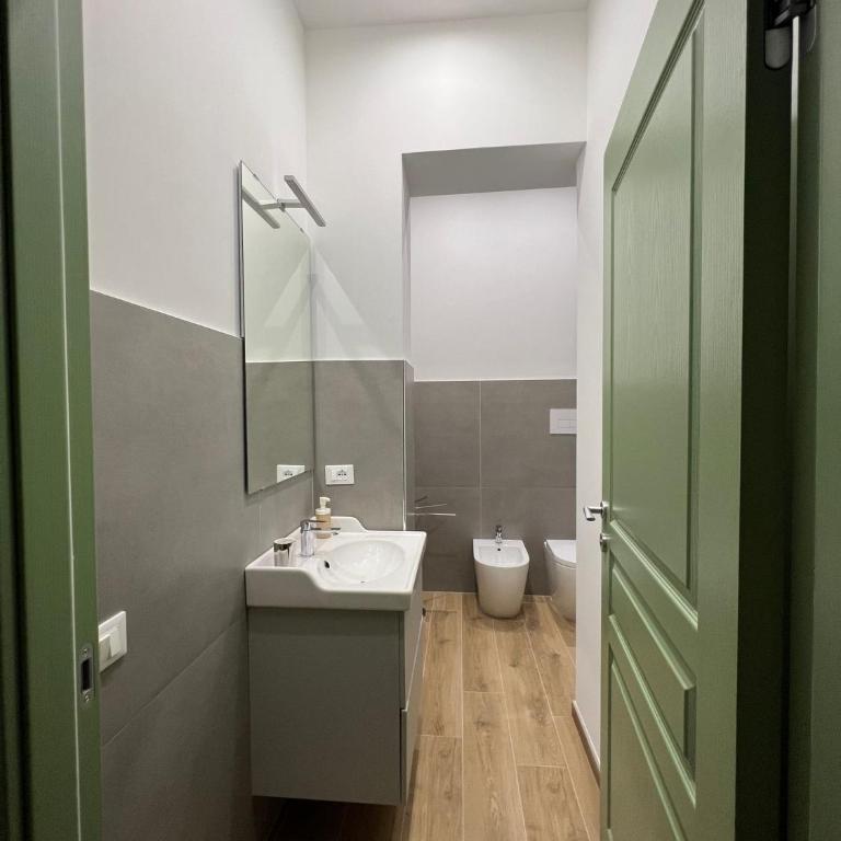 MGrooms - Double Room with Private Bathroom - 6