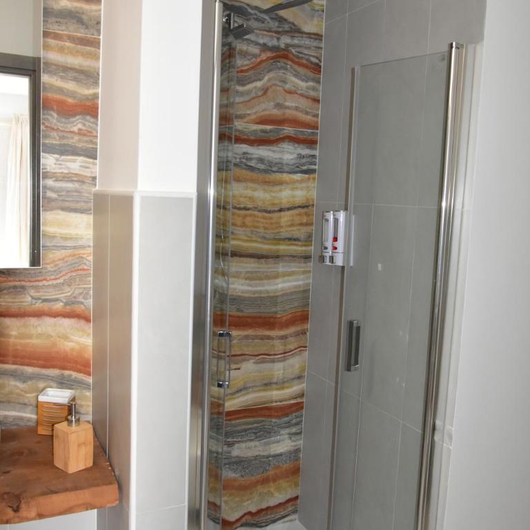 Yllen Rooms - Camera Matrimoniale con Bagno Privato - 4