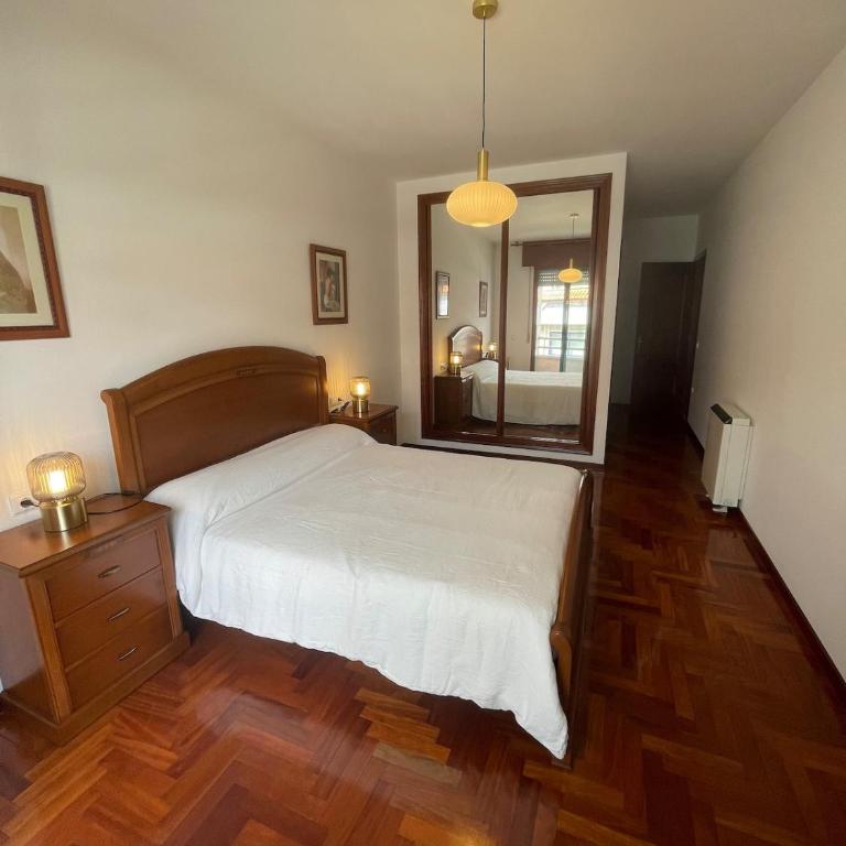 Amplio apartamento a pie de playa y zona recreativa Rua Carburos 2 - Apartment - 12