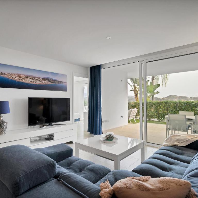 Mijas Tres Caminos - Three-Bedroom Apartment - 11