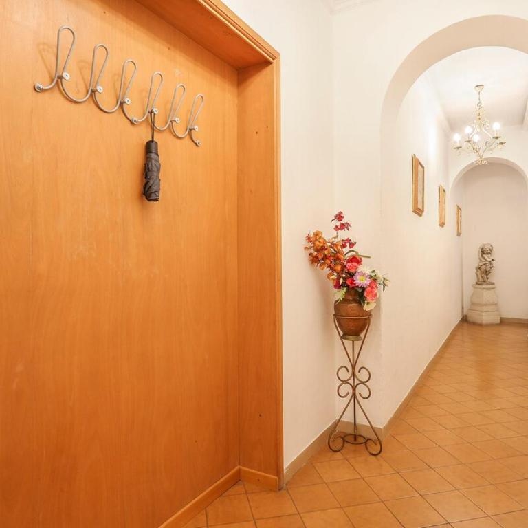 Santa Croce - One-Bedroom Apartment - 10