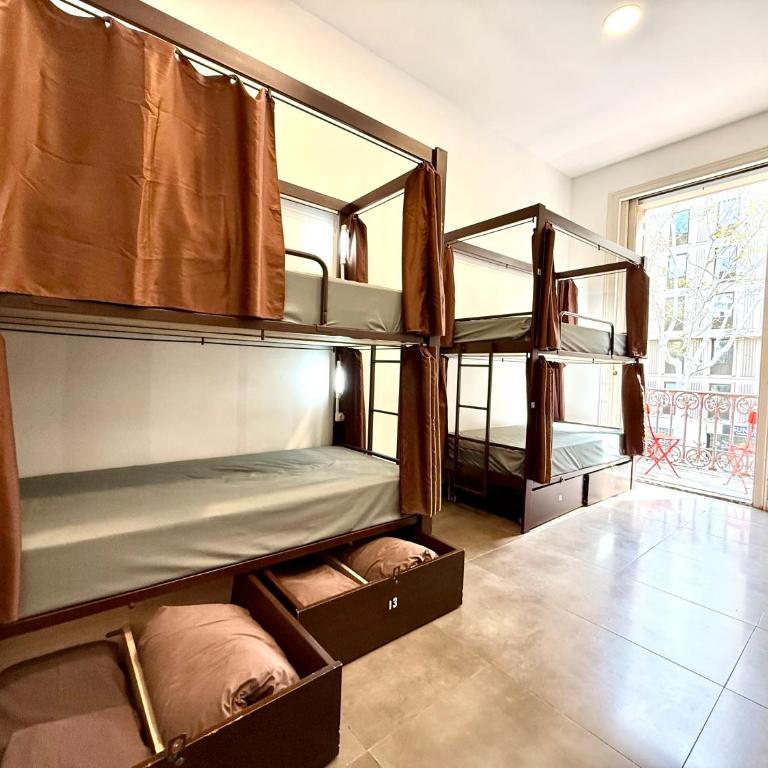 Hip Karma Hostel - Bed in Dormitory Room for 8 People - 2