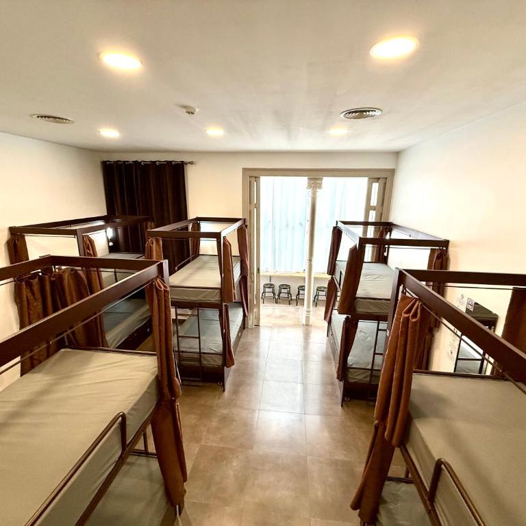 Hip Karma Hostel - Bed in 12-Bed Dormitory Room - 5