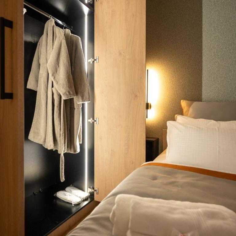 Guest Apartment by Manga - One-Bedroom Apartment - 28