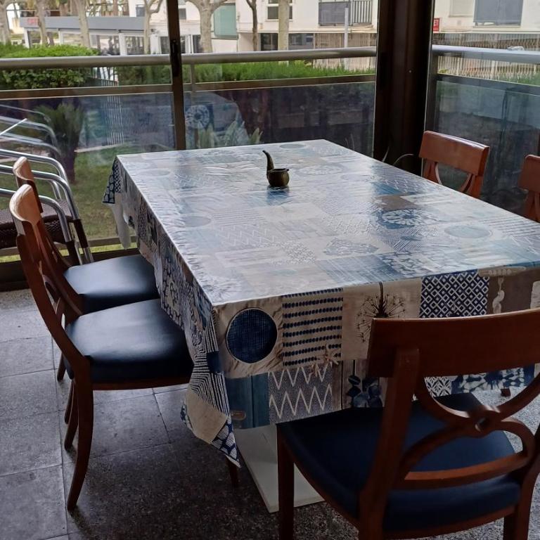 Apartamento en 1ª linea de Mar en SALOU - Three-Bedroom Apartment - 1