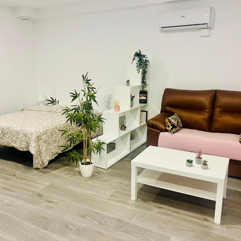 Luxury Carihuela Beach - Three-Bedroom Apartment - 43