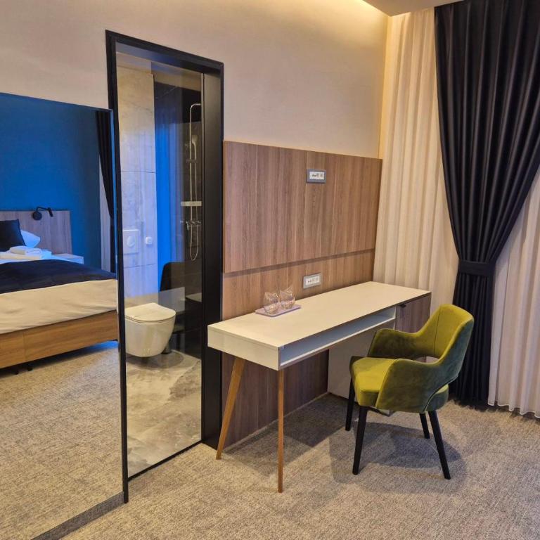 Hotel Luna Bihać - King Room with Spa Bath - 2