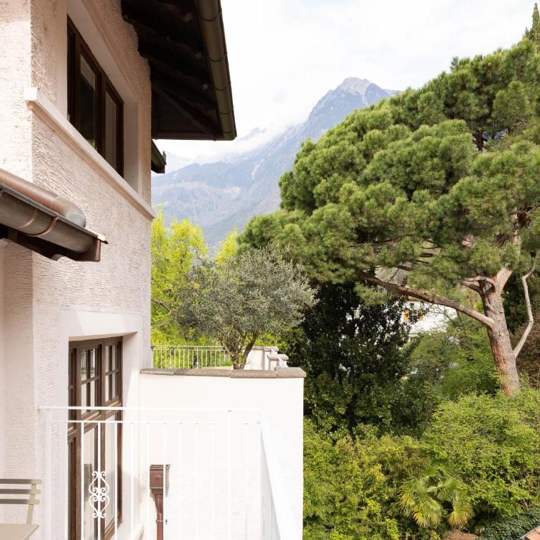 Ladurnerhof Boutique Apartments Meran - Double Room with Balcony - 8