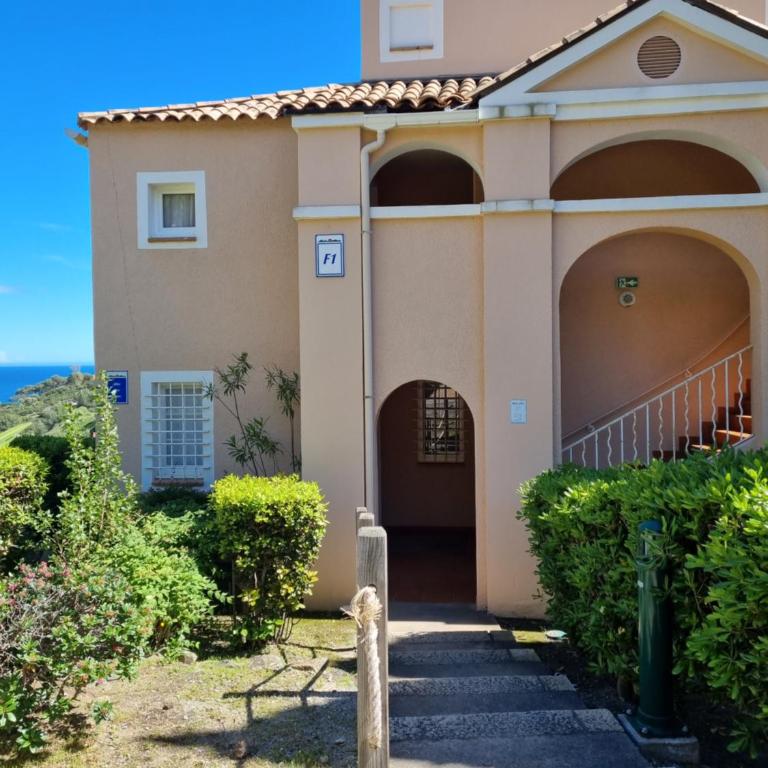 CAP ESTEREL AGAY SAINT RAPHAEL VUE MER Studio 4 personnes chez Evelyne - Apartment mit 1 Schlafzimmer - 6