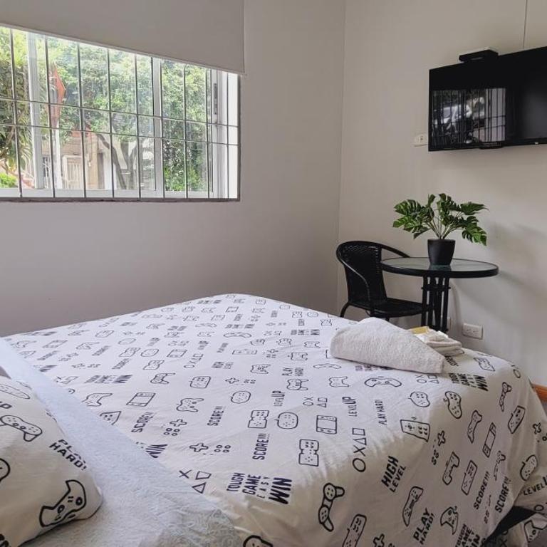 Amazing house with turkish steam room near Exito Laureles - Habitación Doble con baño privado - 13