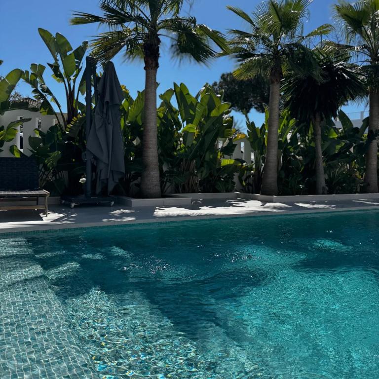 Marbella Bliss - Serenity 4-Bedroom VILLA with Exclisive HEATED Private POOL & Jacuzzi, Tropical Garden, Marbesa - Steps from the Cabopino Beach - Villa - 15