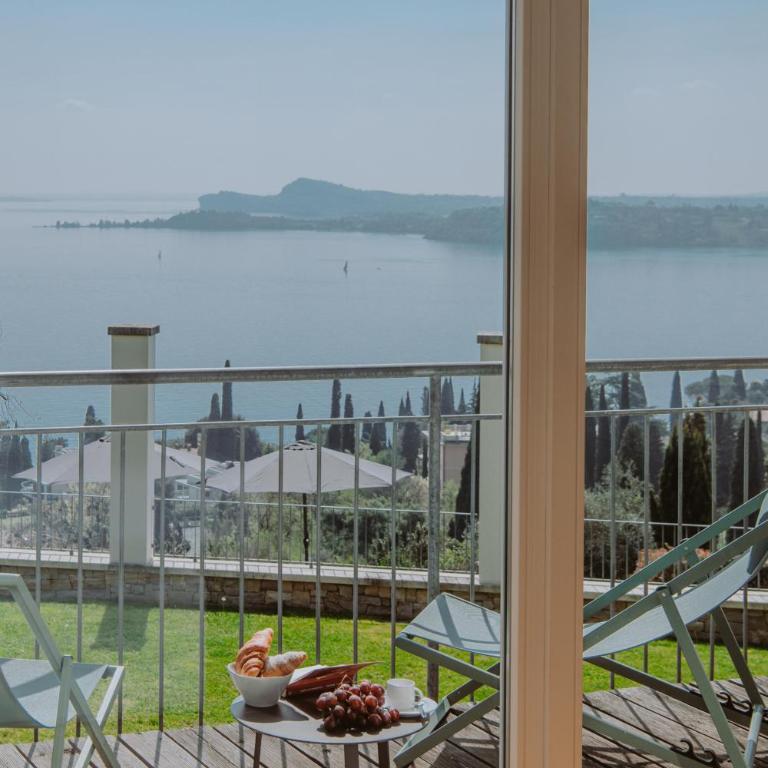 Villa Albachiara, Private Luxury villa with private pool and lake view - Villa - 41