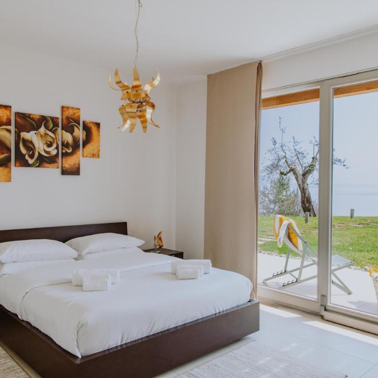 Villa Albachiara, Private Luxury villa with private pool and lake view - Villa - 47