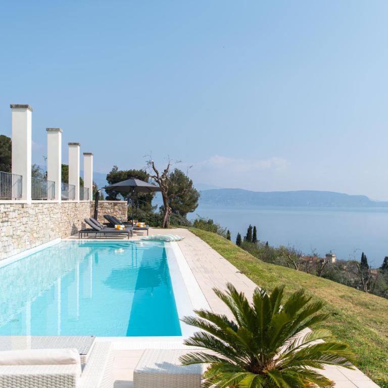 Villa Albachiara, Private Luxury villa with private pool and lake view - Villa - 2